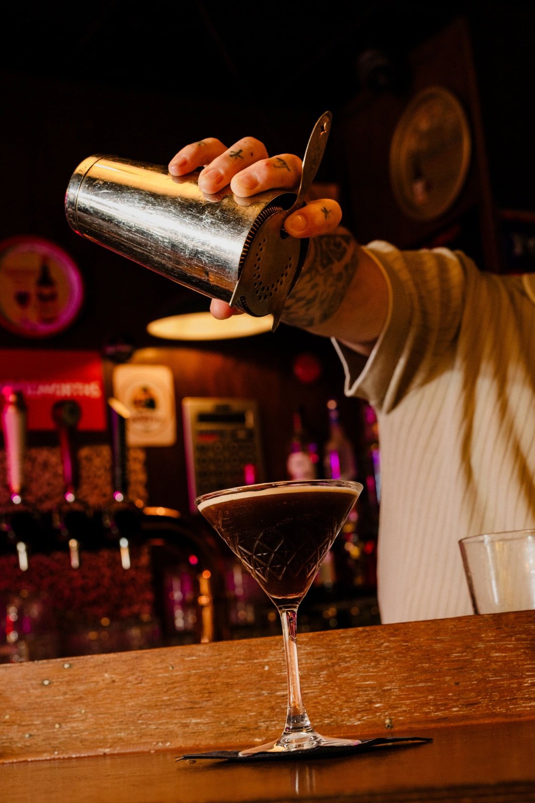 Drinks and bar atmosphere at Roni & Rita’s